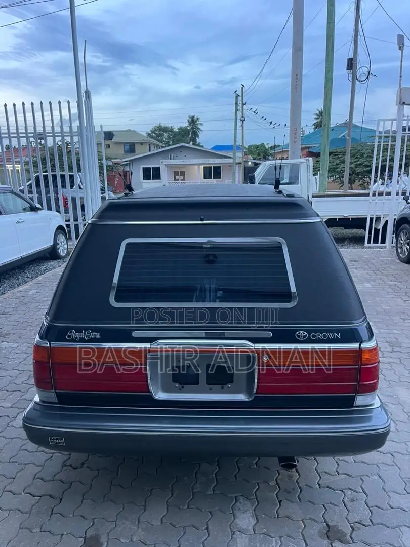 Toyota Crown 1997 Black