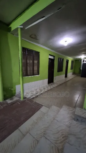Plot We Look Main Road 9bedroom and Busness Centers