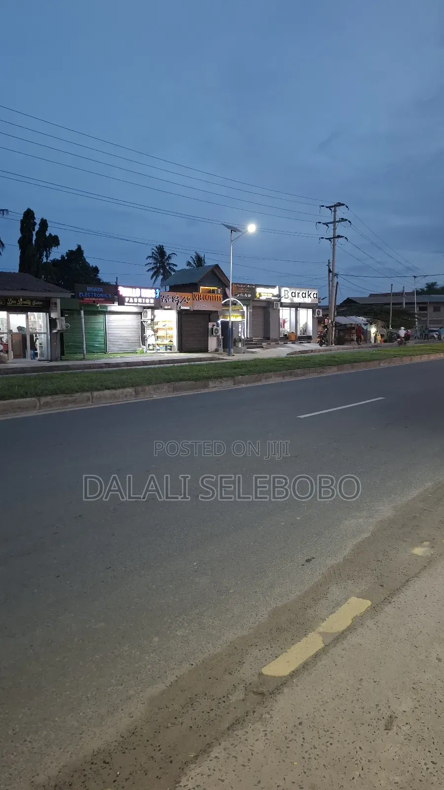 Plot We Look Main Road 9bedroom and Busness Centers