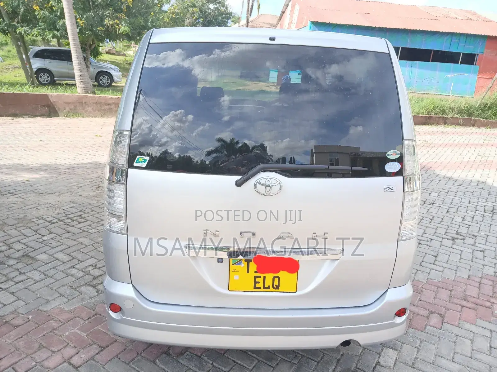 Toyota Noah 2.0 143hp FWD (7 Seater) 2007 Silver