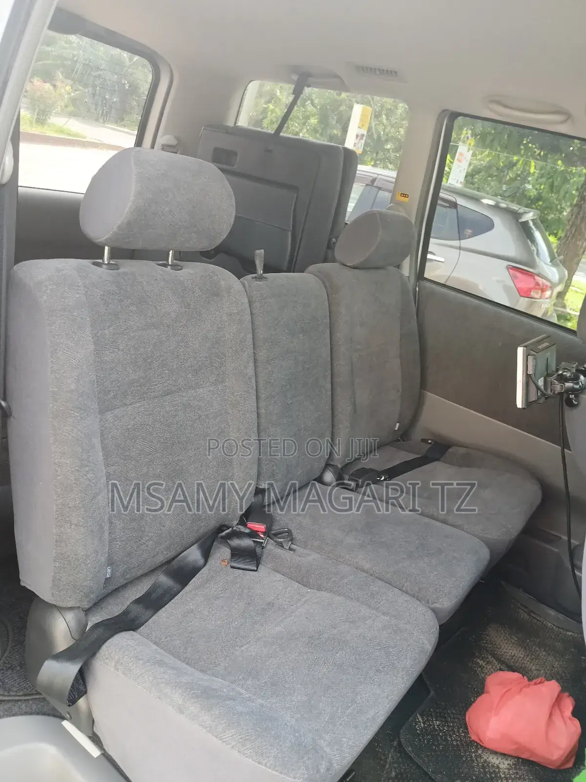 Toyota Noah 2.0 143hp FWD (7 Seater) 2007 Silver