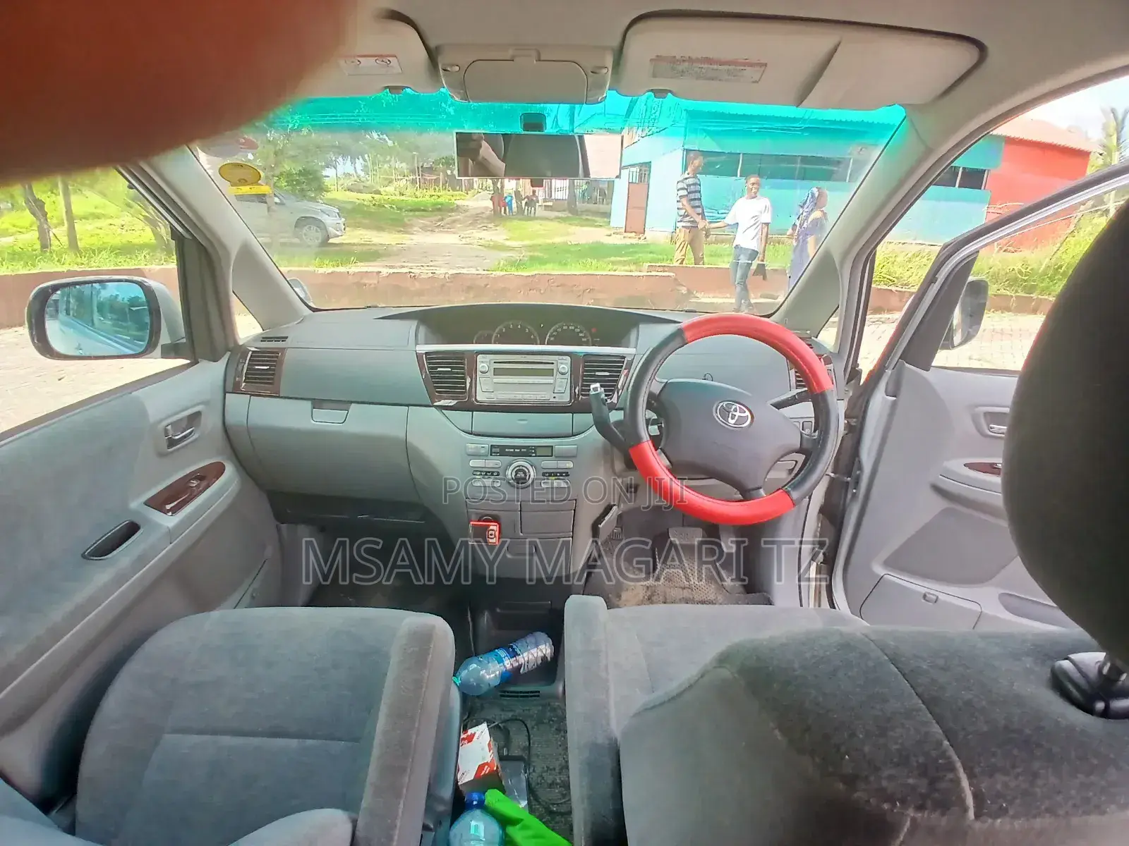 Toyota Noah 2.0 143hp FWD (7 Seater) 2007 Silver