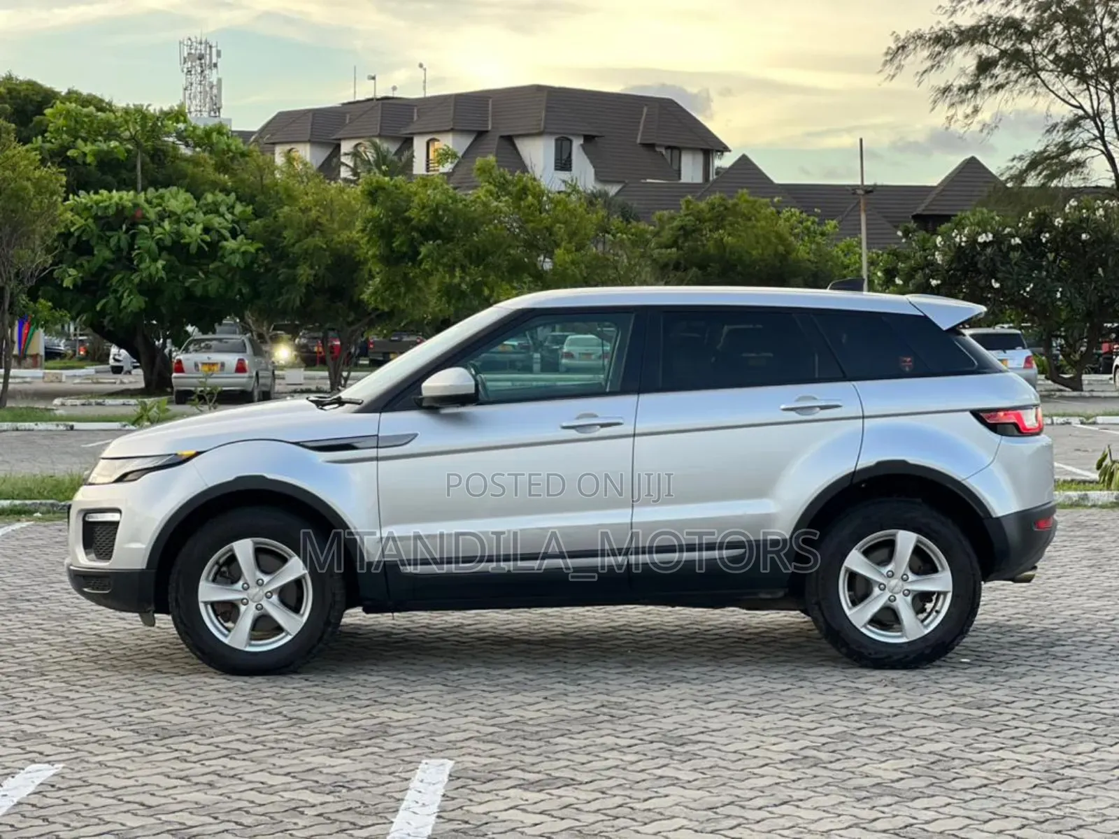 Land Rover Range Rover Evoque SE 4x4 5-Door 2018 Gray