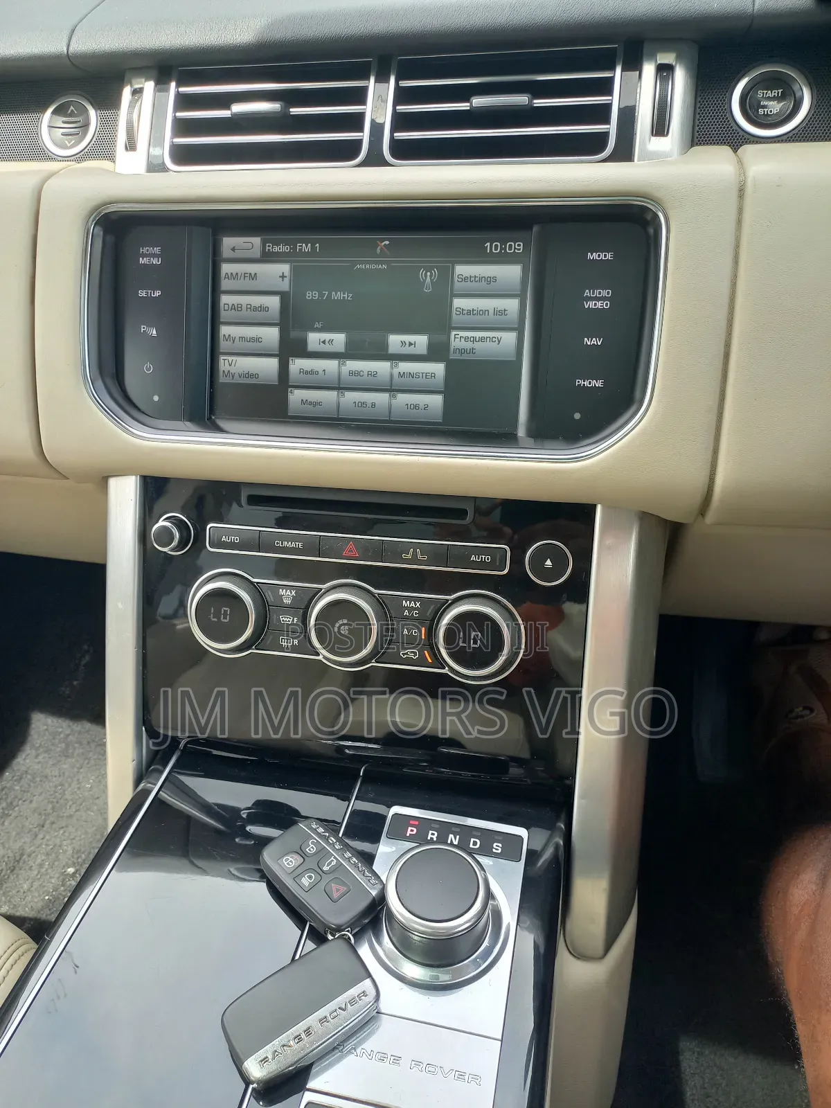 Land Rover Range Rover Vogue 2016 Black
