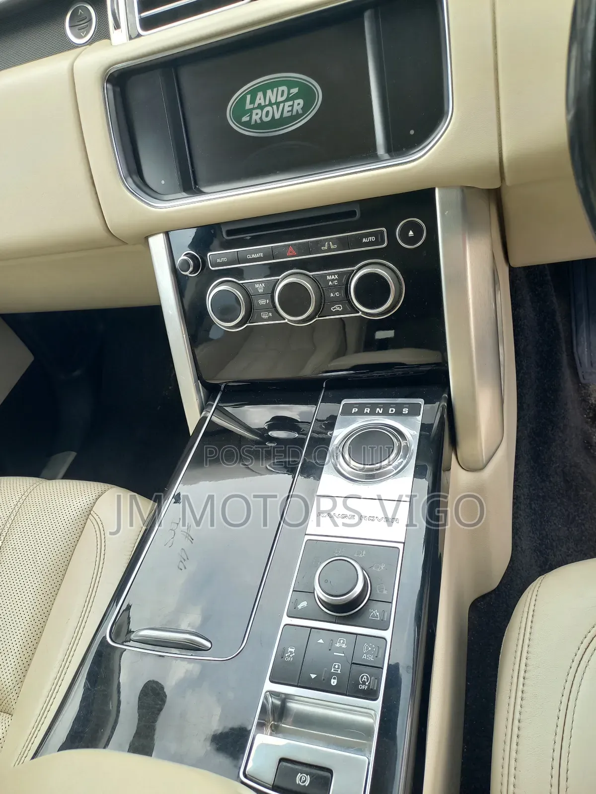 Land Rover Range Rover Vogue 2016 Black