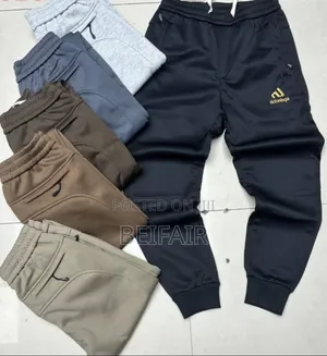 Suruali Track Suit