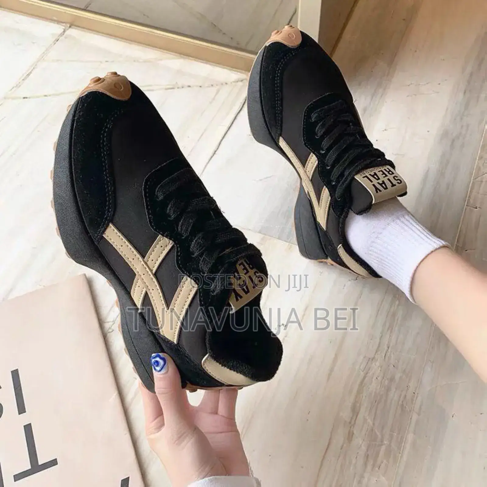 Ladies Sneakers 