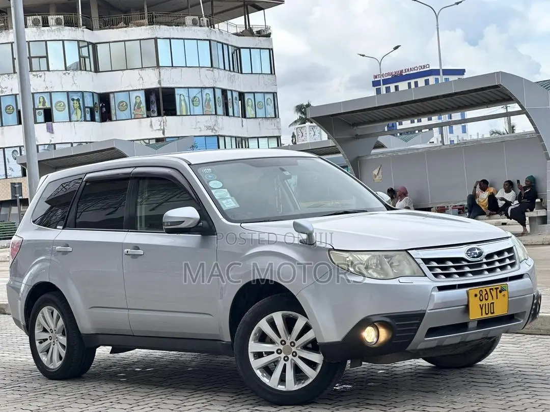 Subaru Forester 2.0D X 2011 Silver