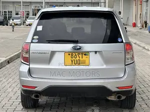 Subaru Forester 2.0D X 2011 Silver