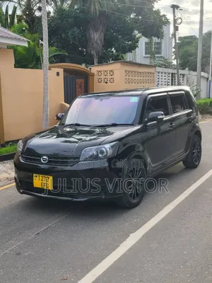Photo - Toyota Corolla Rumion 2010 Black