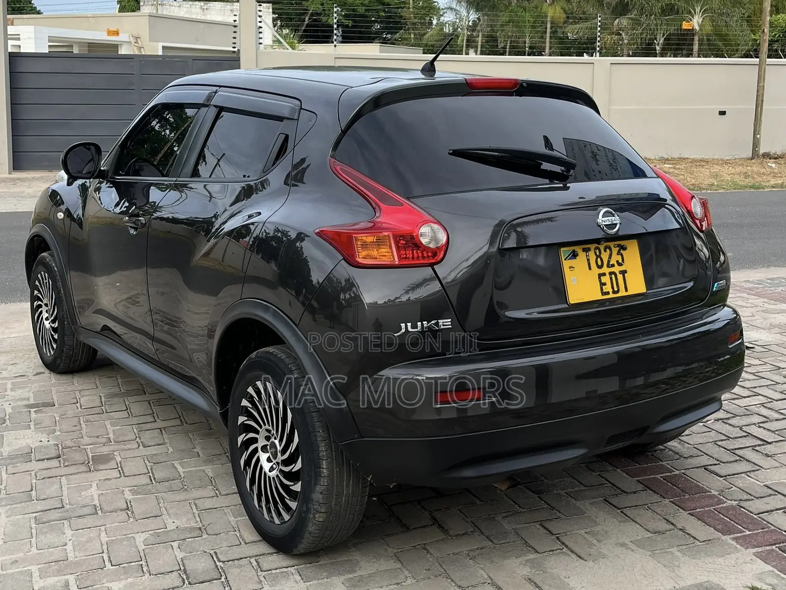 Nissan Juke 2011 Gray