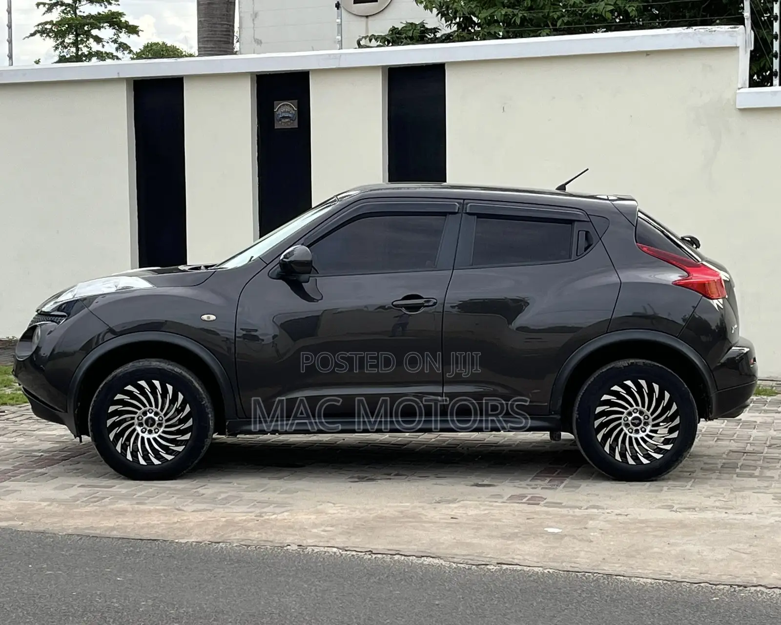 Nissan Juke 2011 Gray