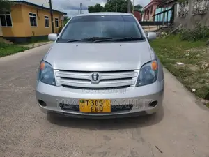 Toyota IST 2003 Silver