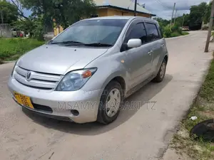 Toyota IST 2003 Silver