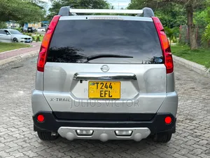 Photo - Nissan X-Trail 2008 Silver