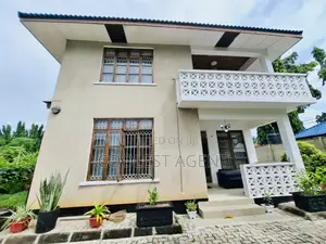 Photo - Furnished 3bdrm Villa in Coolest Estate for rent