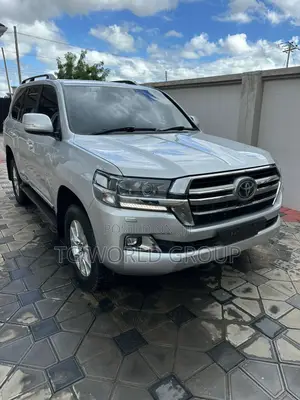 Toyota Land Cruiser 4.5 V8 VXR 2018 Silver