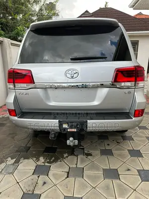 Toyota Land Cruiser 4.5 V8 VXR 2018 Silver