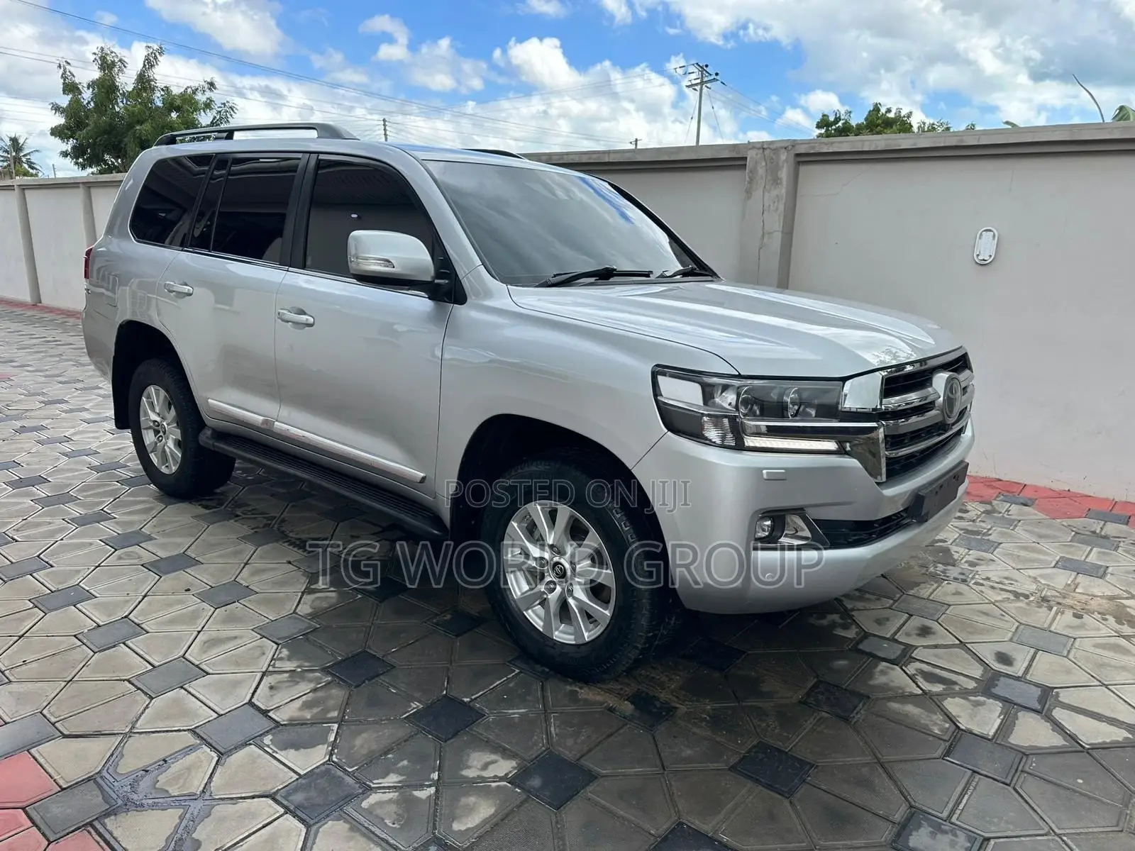 Toyota Land Cruiser 4.5 V8 VXR 2018 Silver