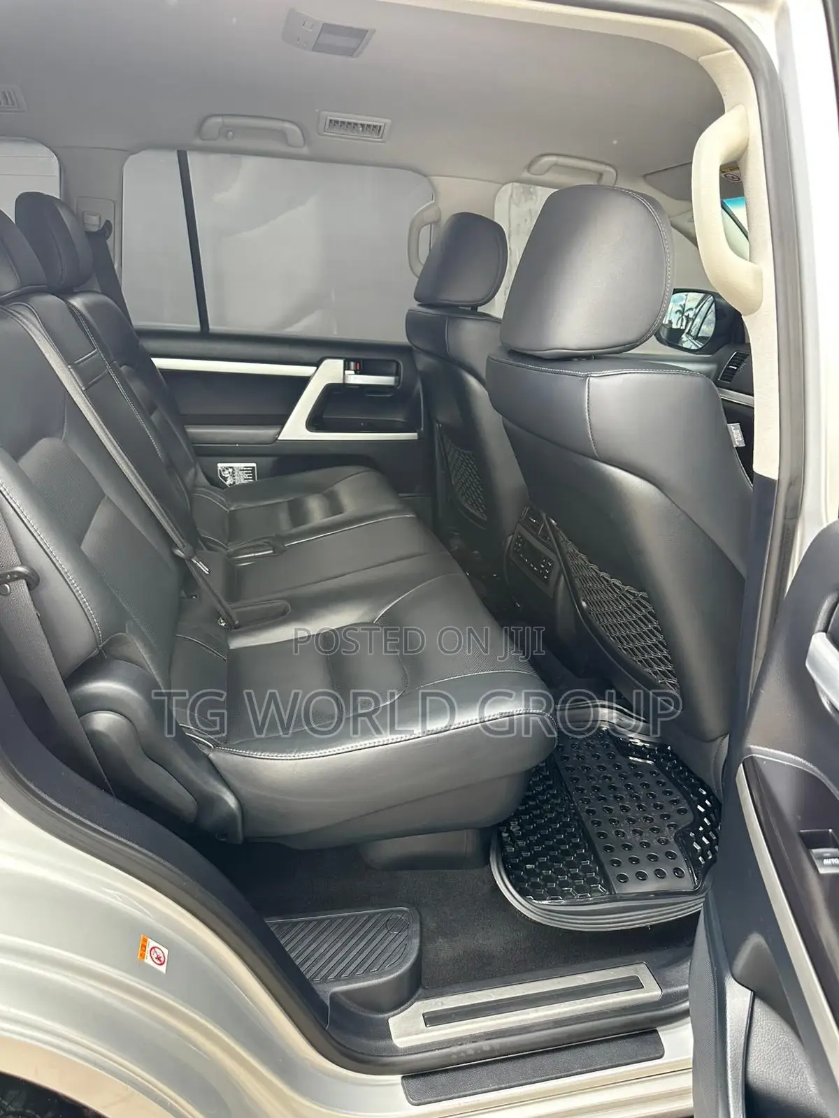 Toyota Land Cruiser 4.5 V8 VXR 2018 Silver