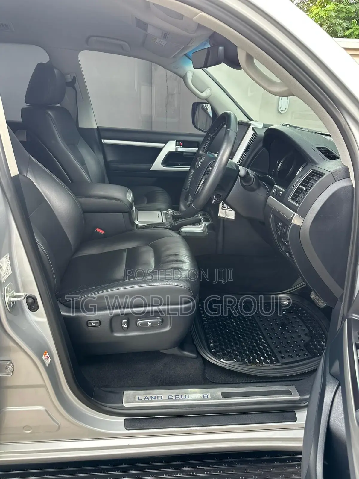 Toyota Land Cruiser 4.5 V8 VXR 2018 Silver
