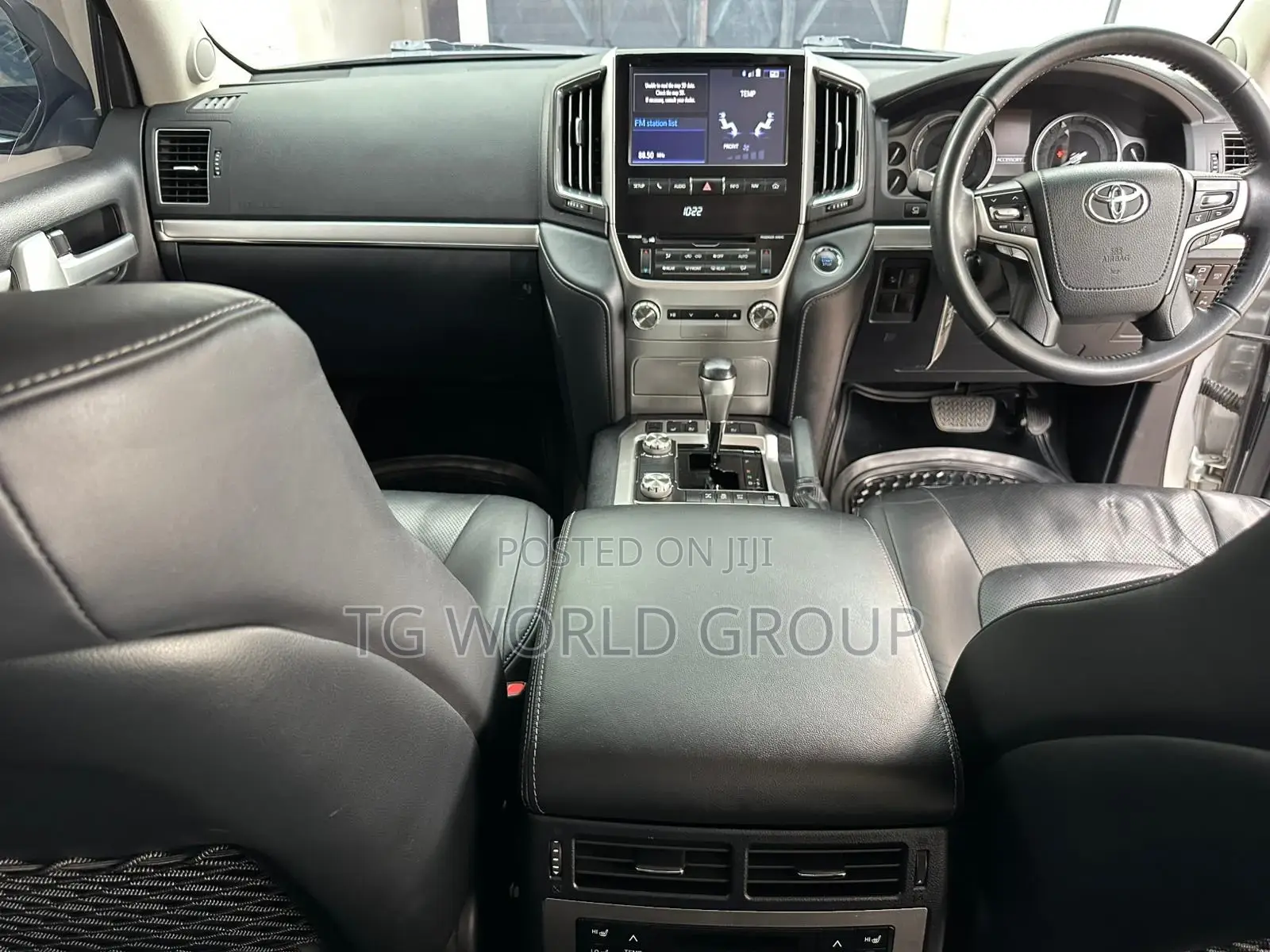 Toyota Land Cruiser 4.5 V8 VXR 2018 Silver