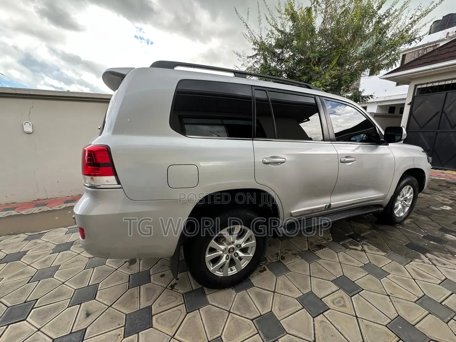 Toyota Land Cruiser 4.5 V8 VXR 2018 Silver