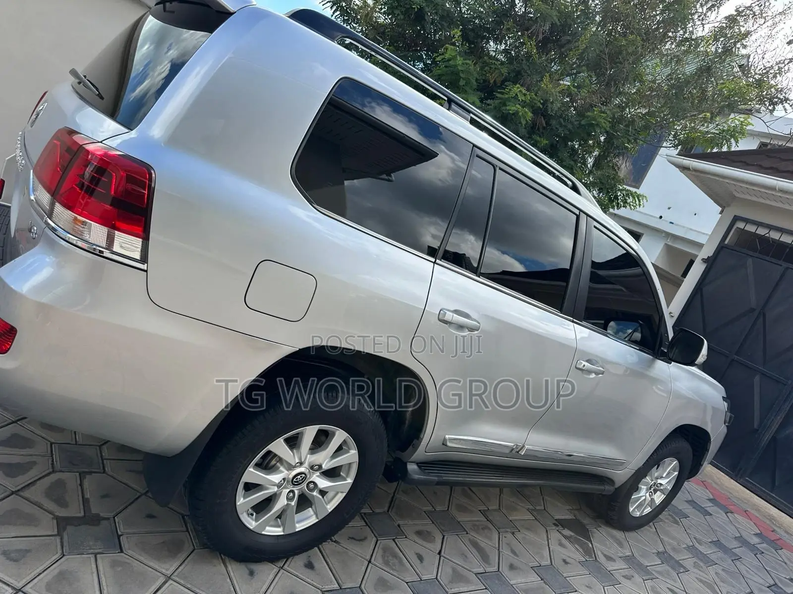 Toyota Land Cruiser 4.5 V8 VXR 2018 Silver