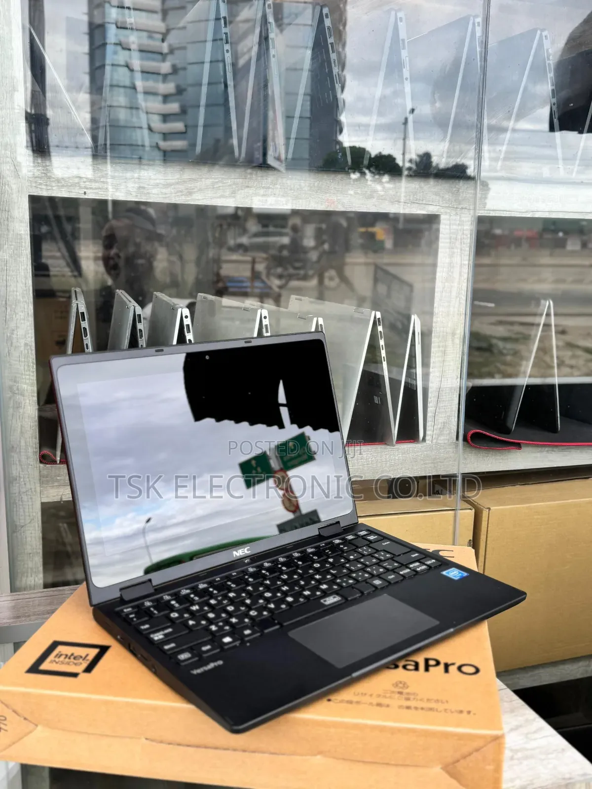 New Laptop 4GB Intel Celeron SSD 250GB