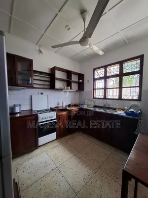 Furnished 3bdrm Villa in Ada Estate for rent