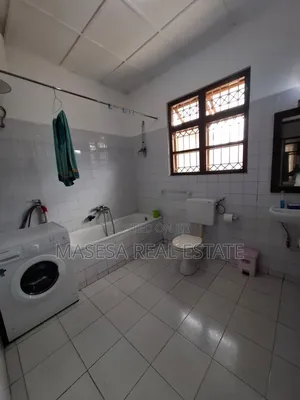 Furnished 3bdrm Villa in Ada Estate for rent