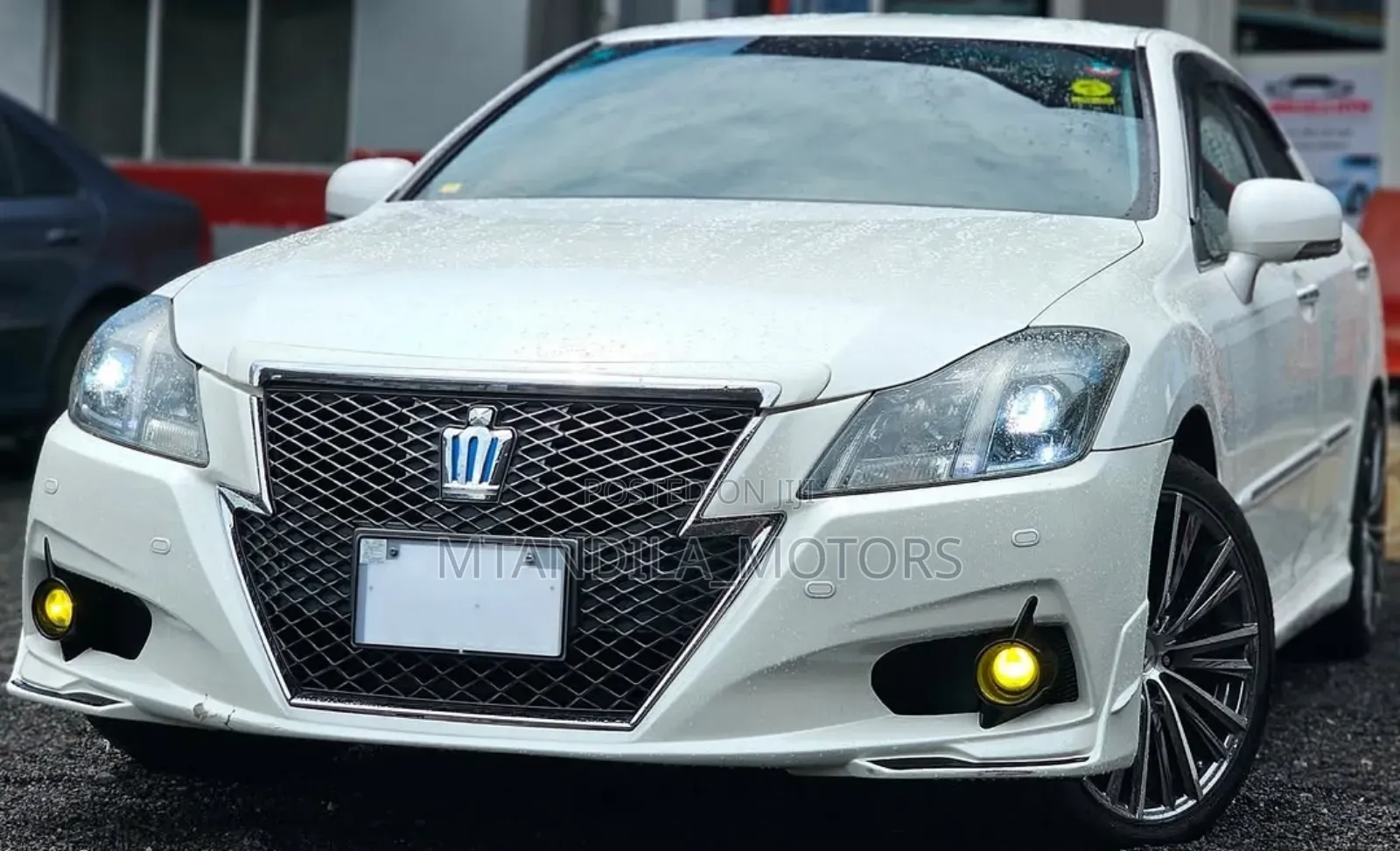 Toyota Crown 2013 White