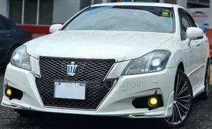 Toyota Crown 2013 White