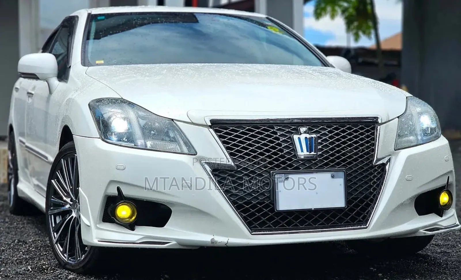 Toyota Crown 2013 White