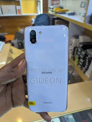 Sharp Aquos R2 64 GB White