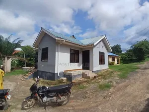 Photo - 3bdrm House in Kimara for rent