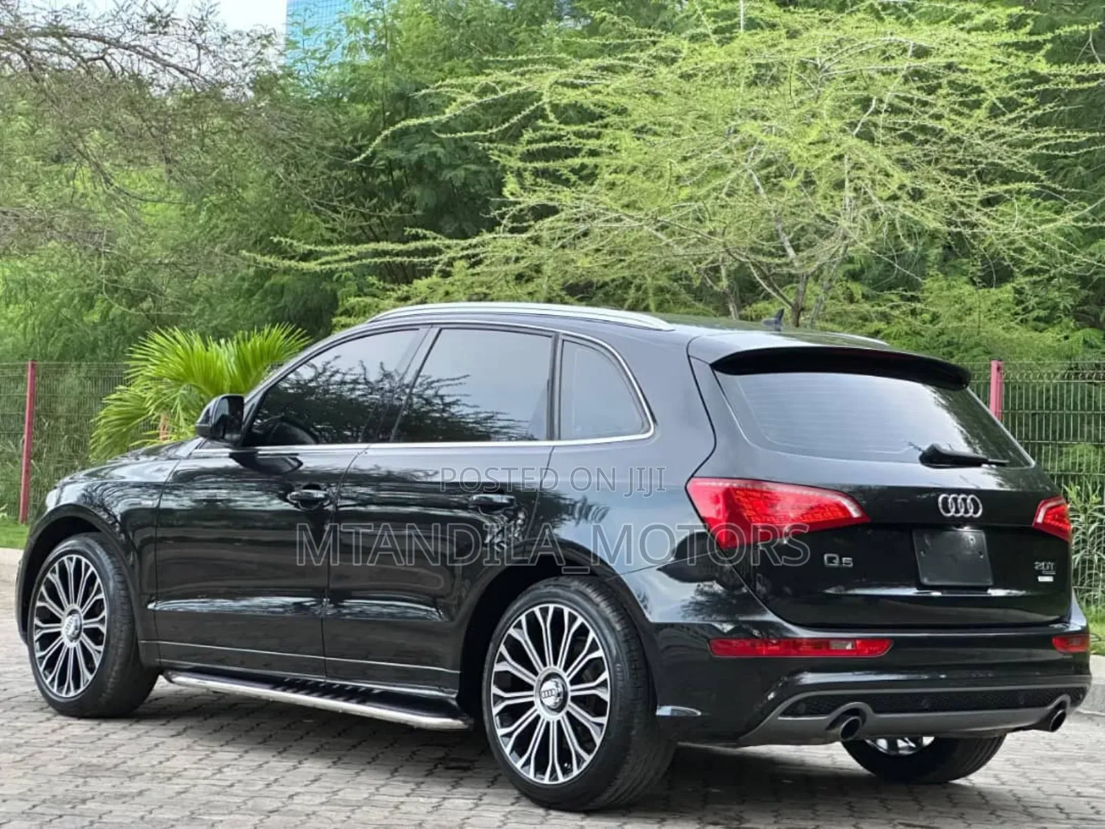 Audi Q5 2.0T Premium Quattro 2011 Black