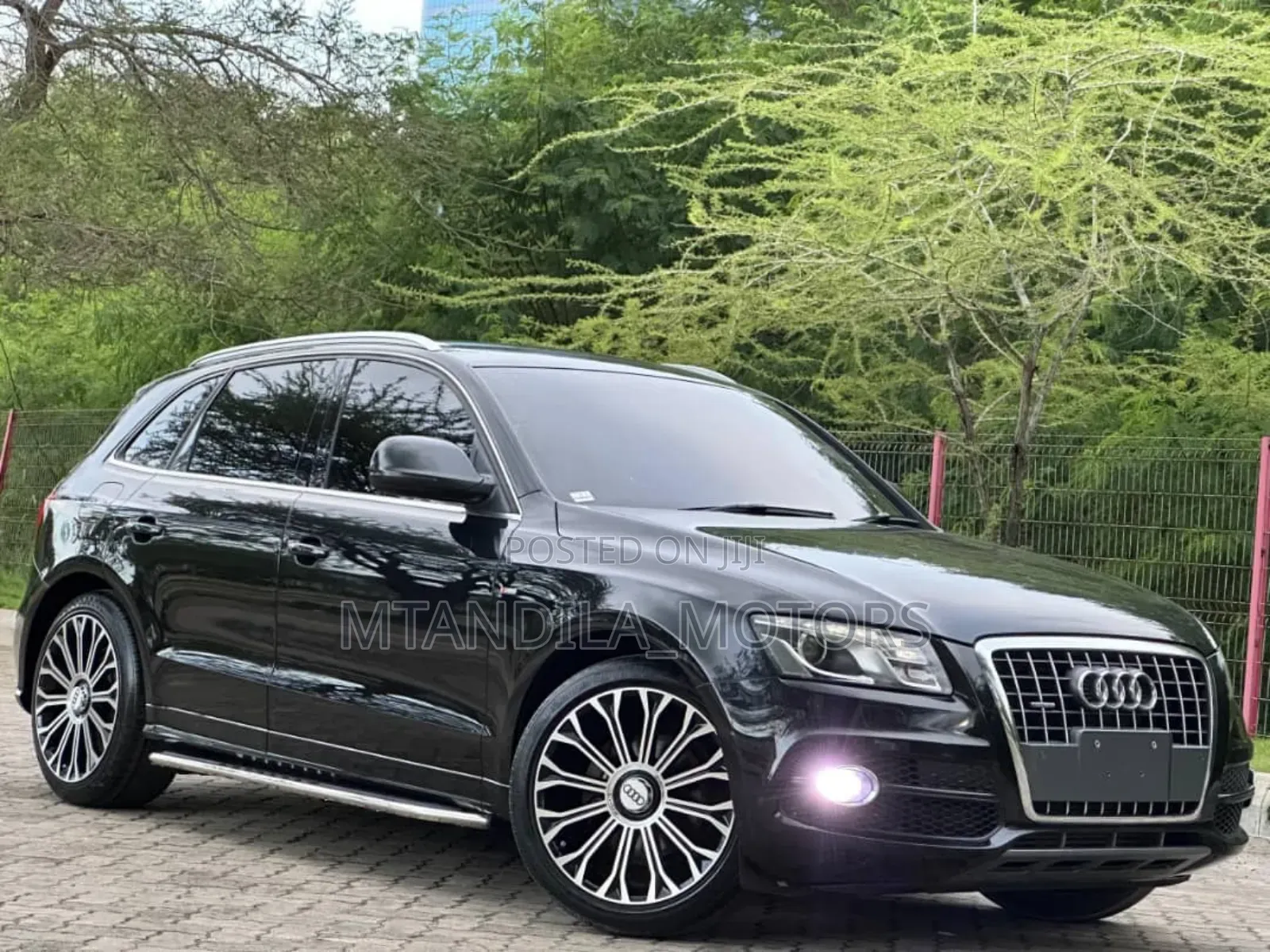 Audi Q5 2.0T Premium Quattro 2011 Black
