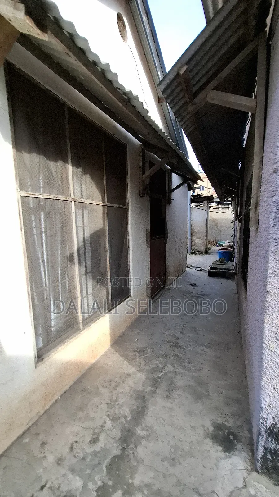 9bdrm Bungalow in Sinza Kumekucha for sale