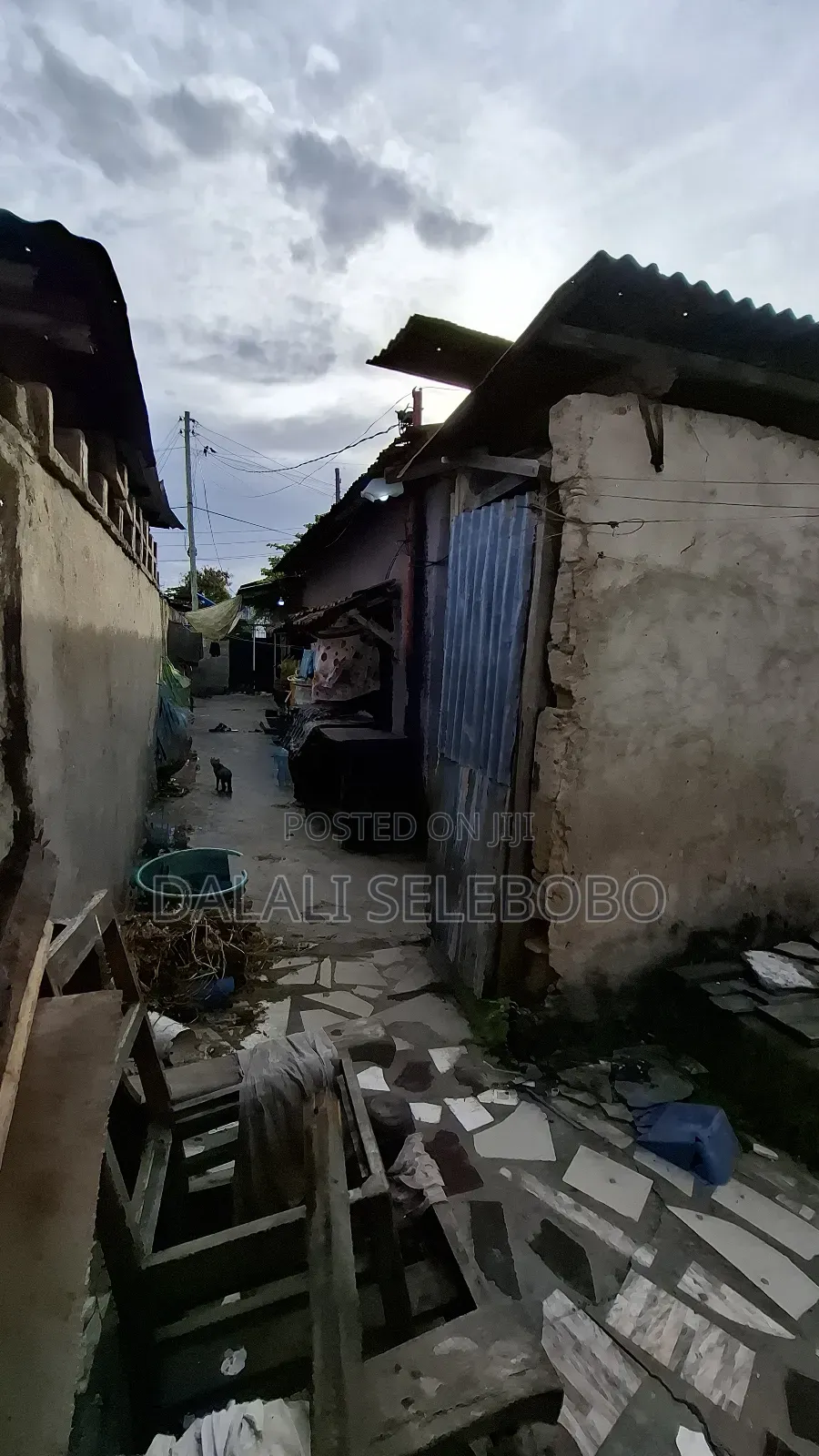 9bdrm Bungalow in Sinza Kumekucha for sale
