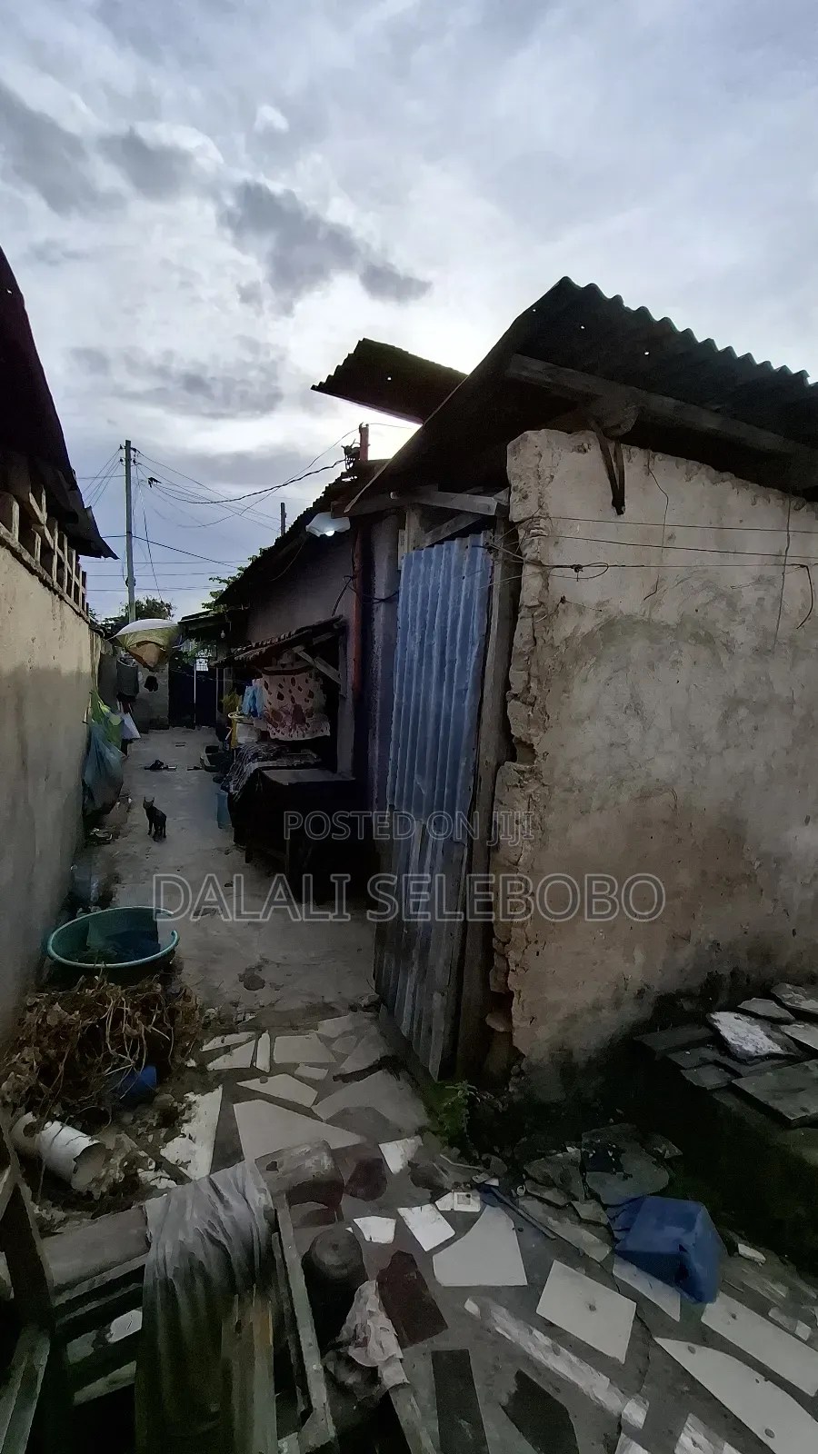 9bdrm Bungalow in Sinza Kumekucha for sale
