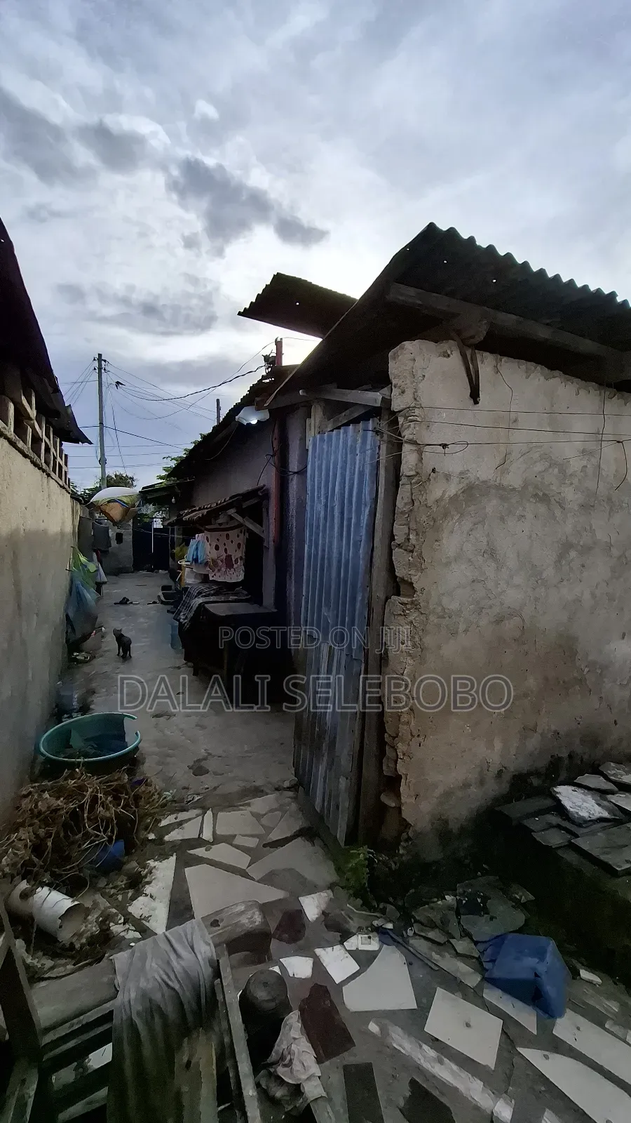 9bdrm Bungalow in Sinza Kumekucha for sale