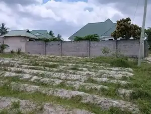 7bdrm Apartment in Gongo La Mboto, Ilala for sale