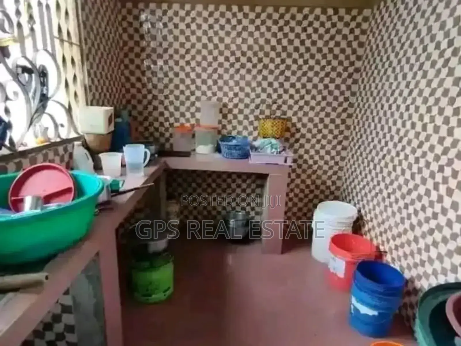 7bdrm Apartment in Gongo La Mboto, Ilala for sale