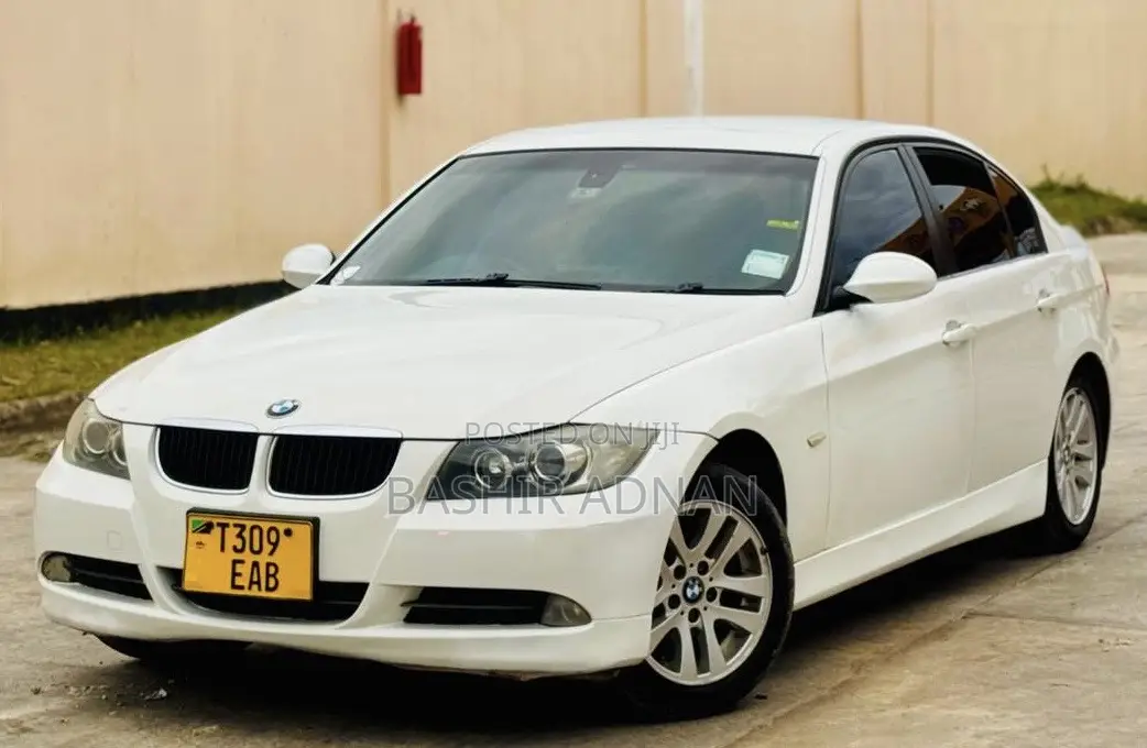 BMW 3 Series 320i RWD 2008 White