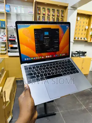 Laptop Apple MacBook Pro 2017 8GB Intel Core I5 SSD 256GB