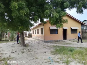 10bdrm House in Tanzania Daresalaam, Ilala for sale