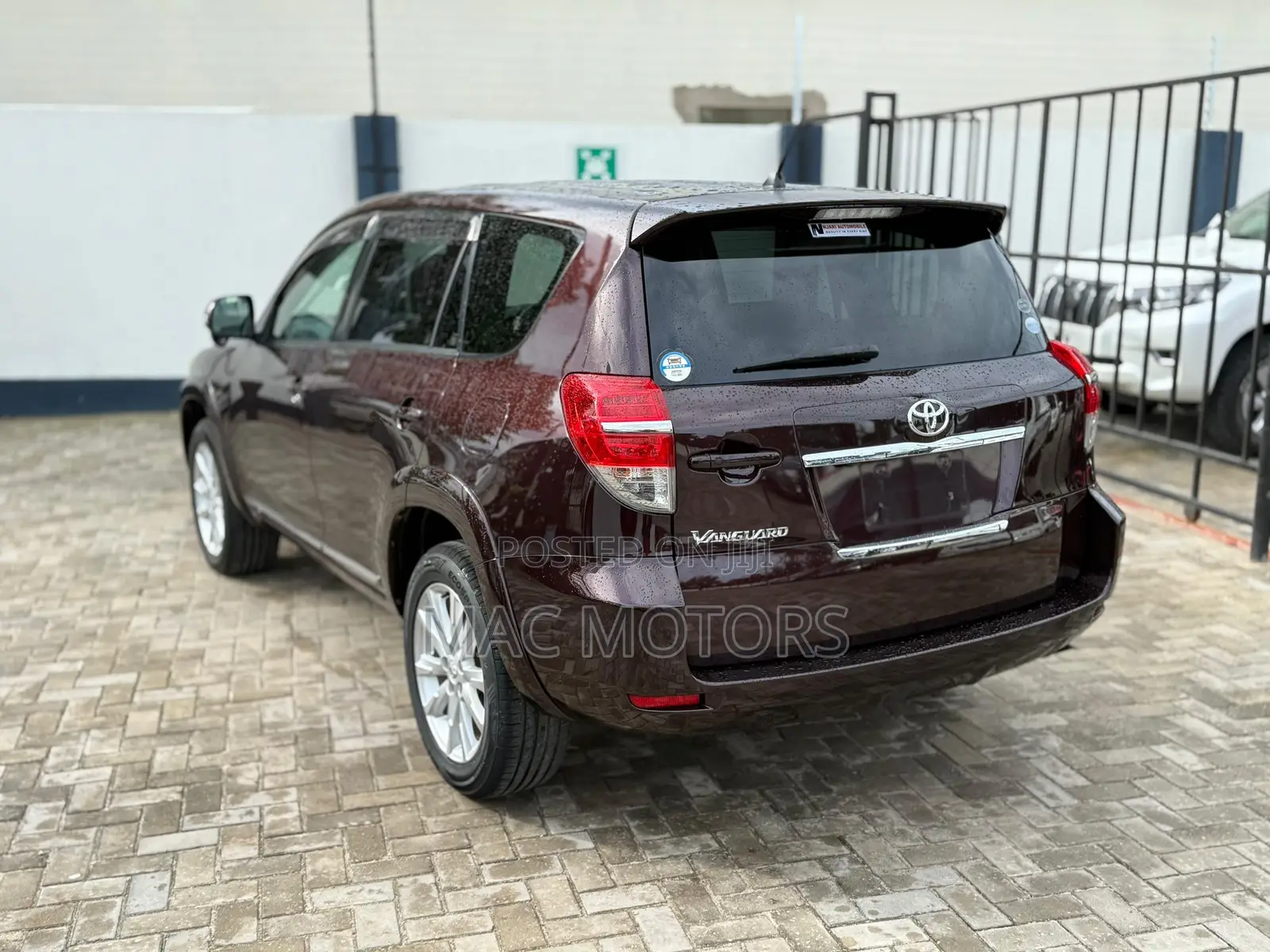 Toyota Vanguard 2010 Burgundy