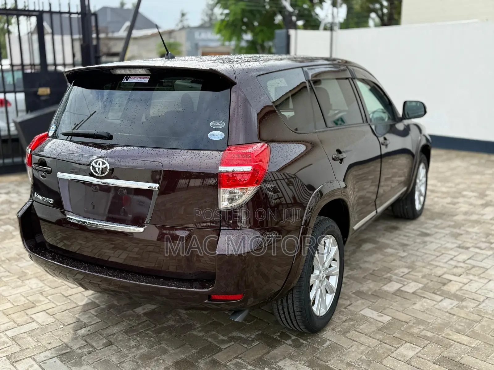 Toyota Vanguard 2010 Burgundy