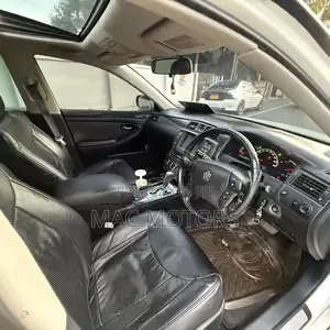 Toyota Crown 2007 White